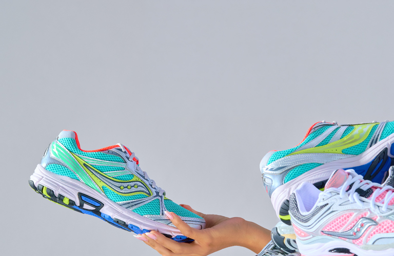 SAUCONY